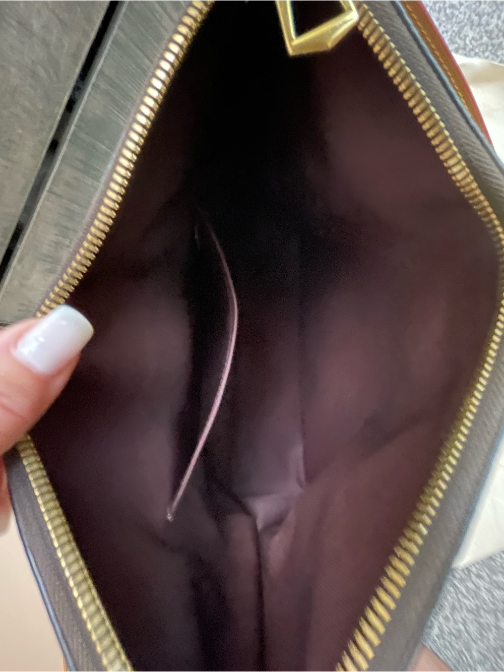 Louis Vuitton Odeon MM - Brown Monogram Shoulder Bag with Natural Vachetta Strap - Picture 11 of 16
